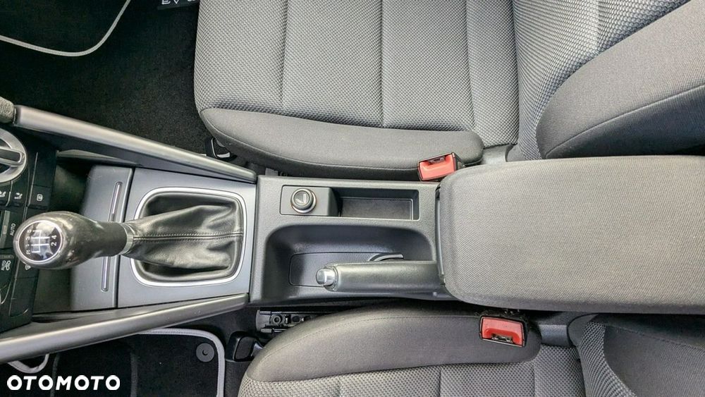 Audi A3 3-drzwiowe 1.6 TDI Ambiente - 31