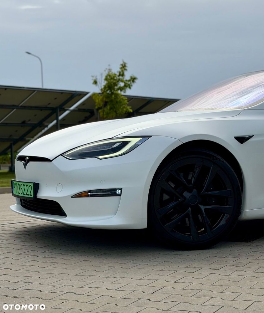 Tesla Model S - 18