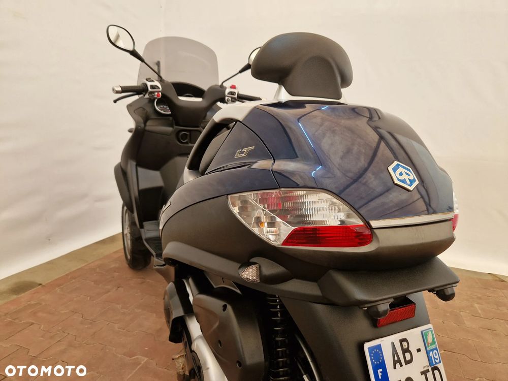 Piaggio MP-3 - 27