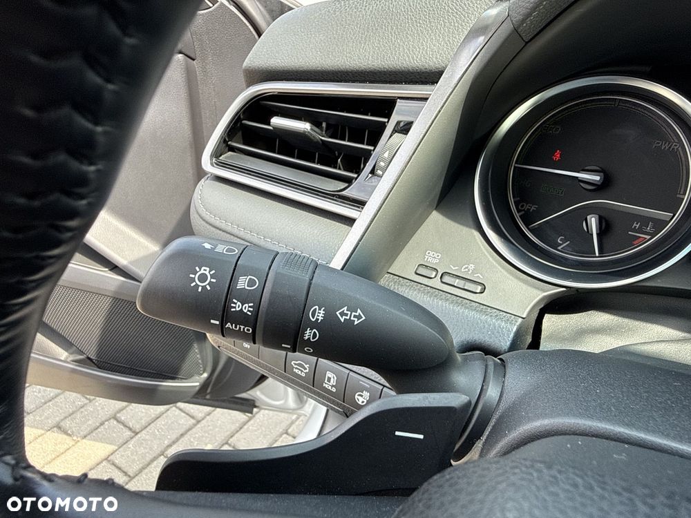 Toyota Camry 2.5 Hybrid Executive CVT - 20