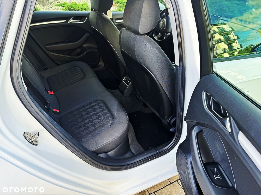 Audi A3 Sportback 1.6 TDI (clean diesel) S tronic Attraction - 38