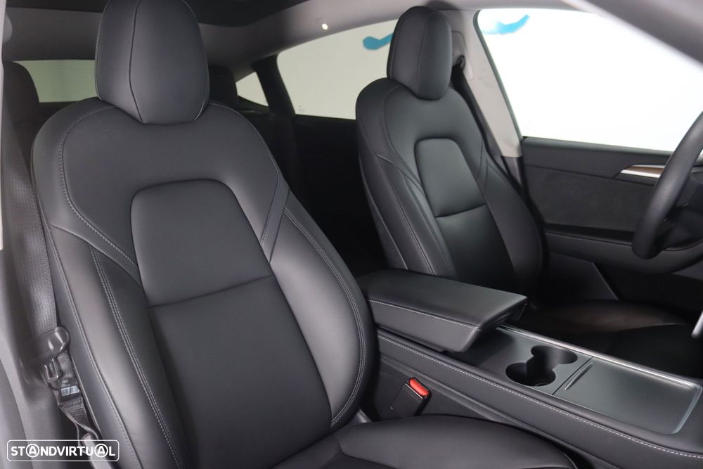 Tesla Model Y Long Range Dual Motor AWD - 11