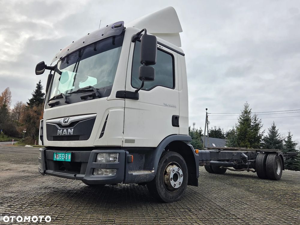 MAN TGL 12 220 - 12