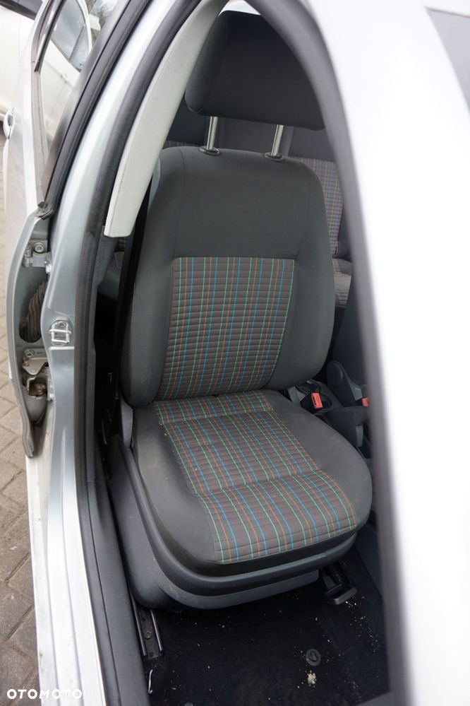 FOTEL PRZEDNI PRAWY POLO IV 9N LIFT 5D HB  VOLKSWAGEN 2004-2009 - 1