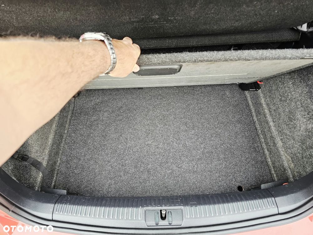 Volkswagen Polo 1.6 TDI Highline - 39