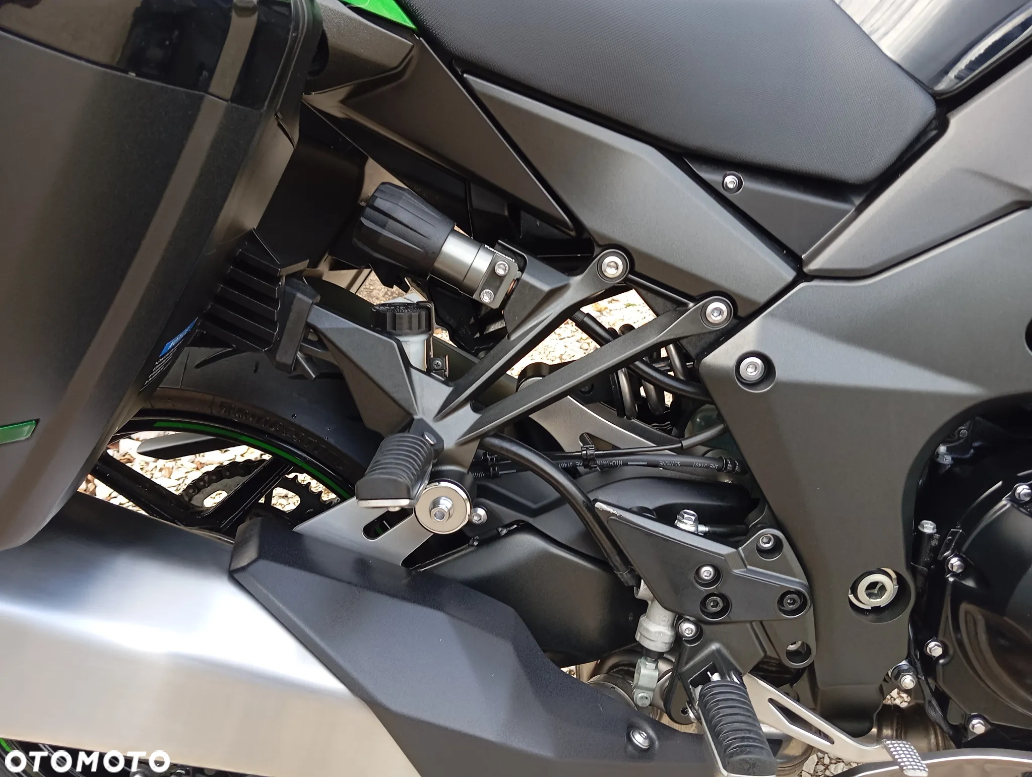 Kawasaki Ninja 1000 SX - 13