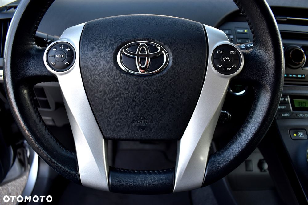 Toyota Prius (Hybrid) Executive - 27