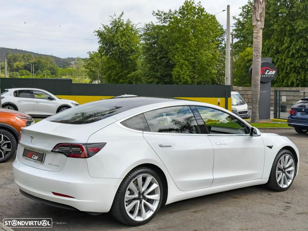 Tesla Model 3 - 3
