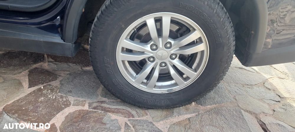 Mitsubishi Outlander 2.2 Litre DI-D AWD Instyle - 8