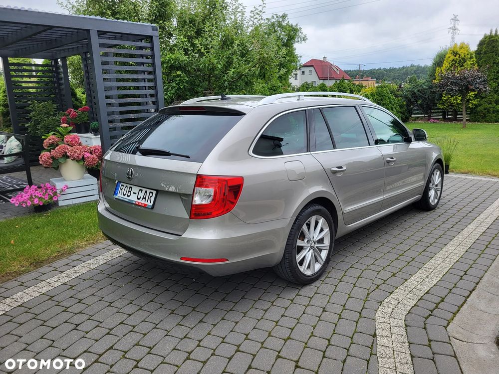 Skoda Superb 2.0 TDI Exclusive - 3