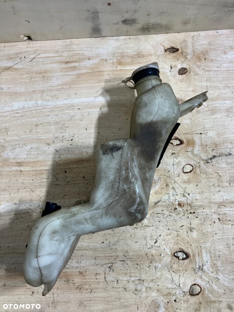 ZBIORNICZEK SPRYSKIWACZY BMW E32 E34 TOURING KLAPY 1378612 1391805 - 2