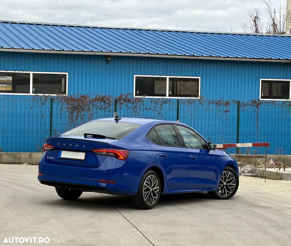 Skoda Octavia 2.0 TDI DSG Sportline - 4