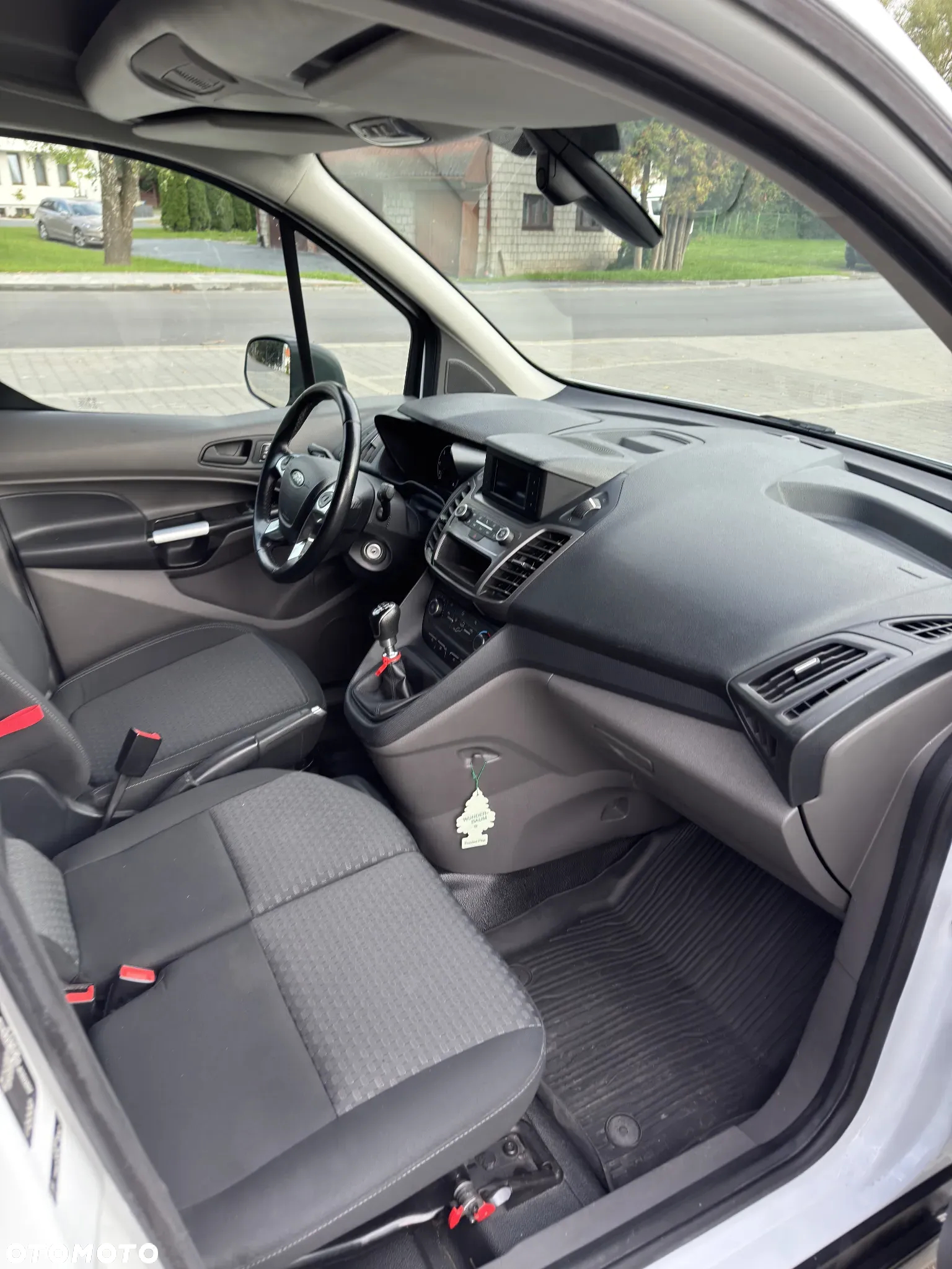 Ford Transit Connect - 14