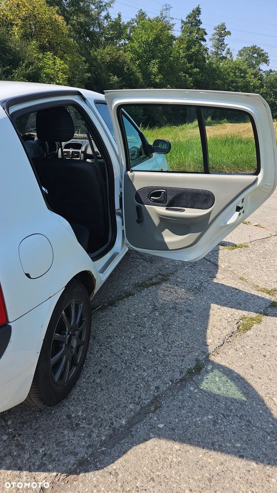 Renault Clio 1.2 16V Authentique - 6