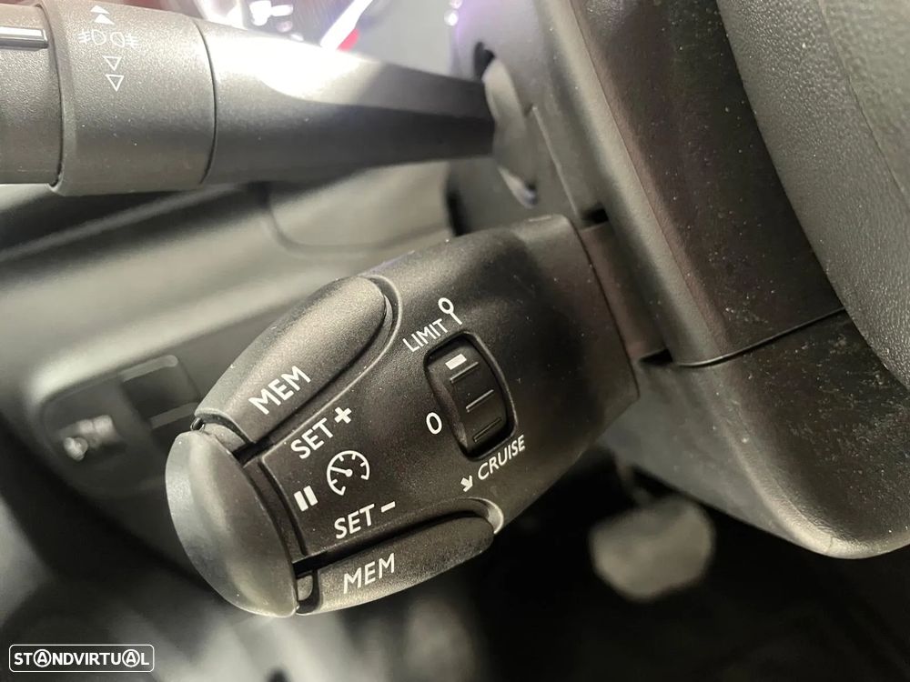 Citroën C3 1.2 PureTech Shine Pack EAT6 - 21