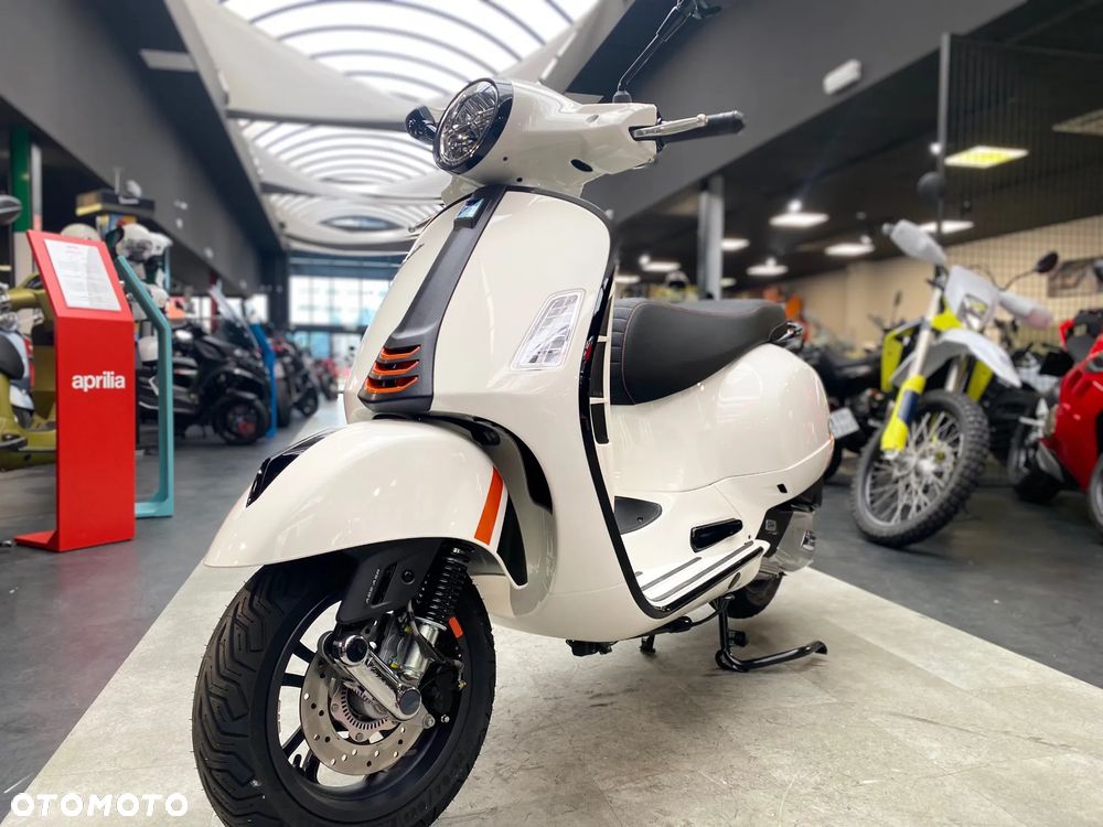 Vespa GTS - 7