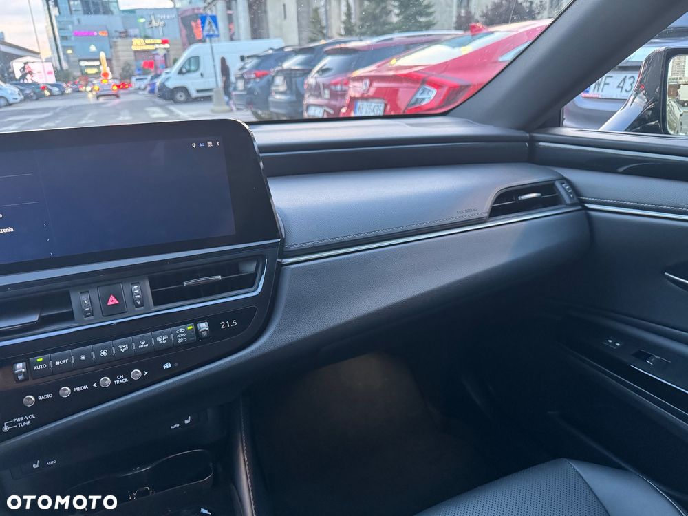 Lexus ES 300h Elegance - 11