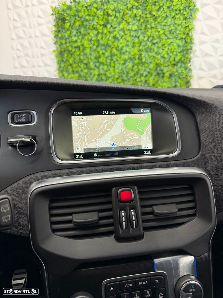 Volvo V40 2.0 D2 R-Design - 8