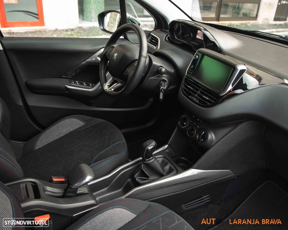 Peugeot 2008 1.2 PureTech Style - 14