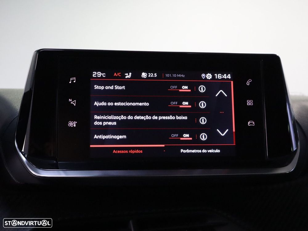 Peugeot 2008 1.2 PureTech Allure - 17