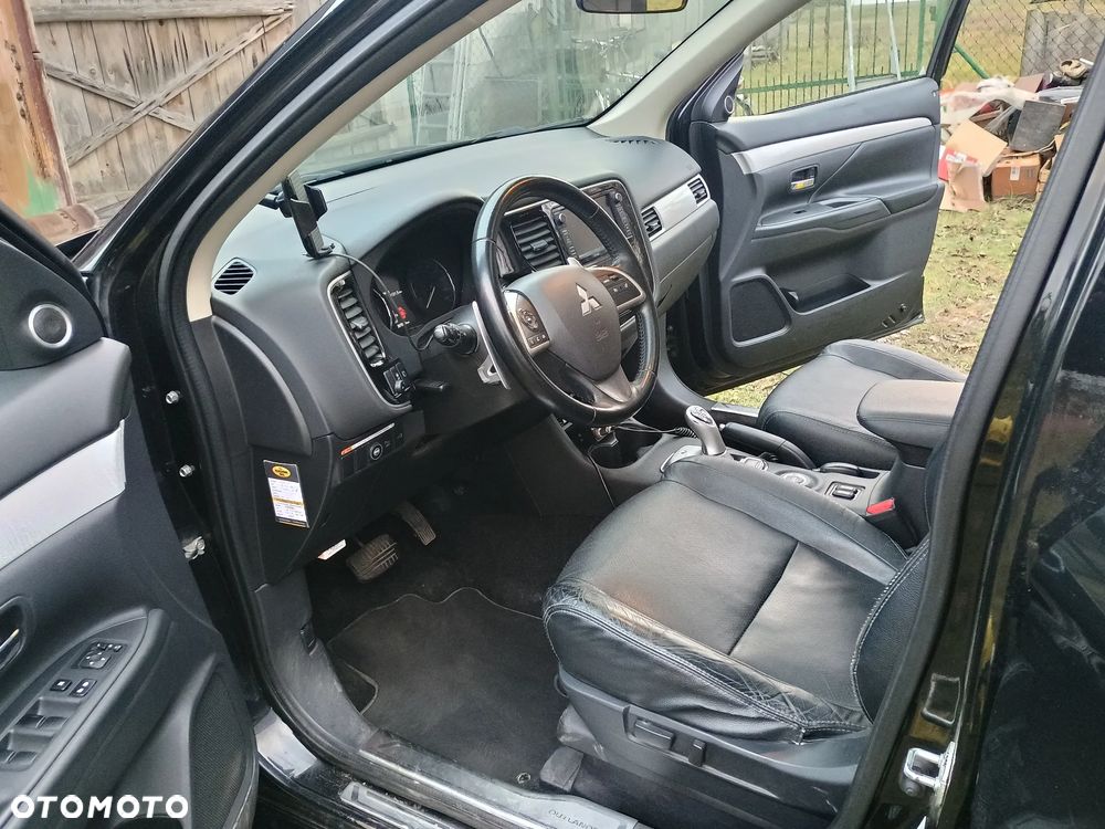 Mitsubishi Outlander 2.0 4WD Top - 8