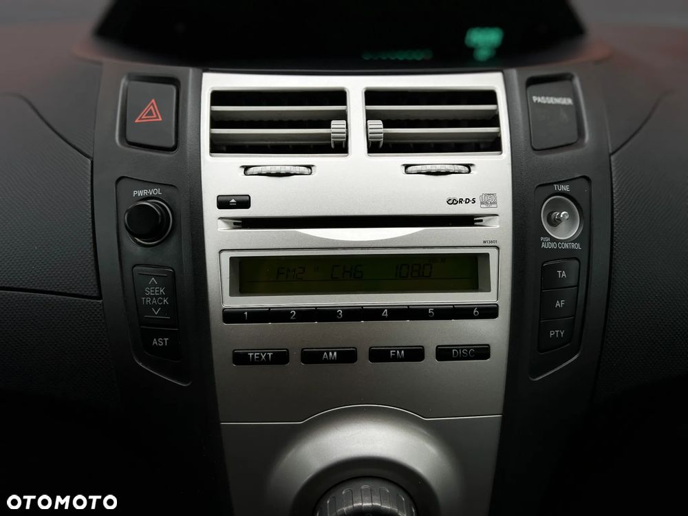 Toyota Yaris - 23