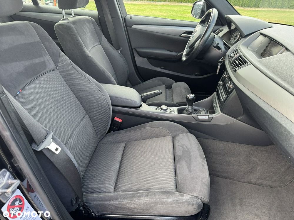 BMW X1 xDrive18d Sport Line - 32