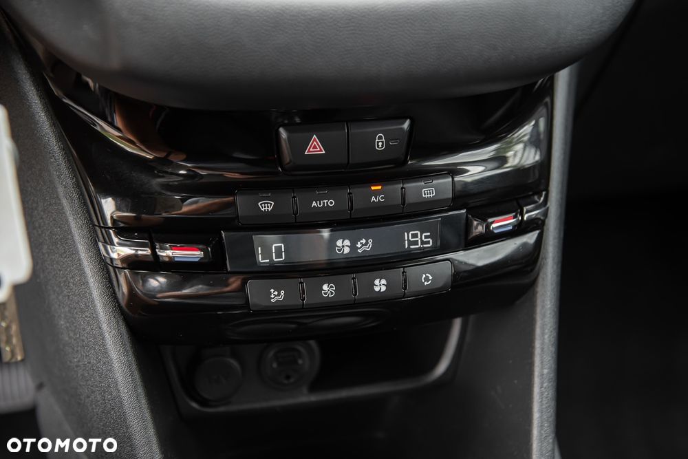 Peugeot 208 120 VTI Intuitive - 17