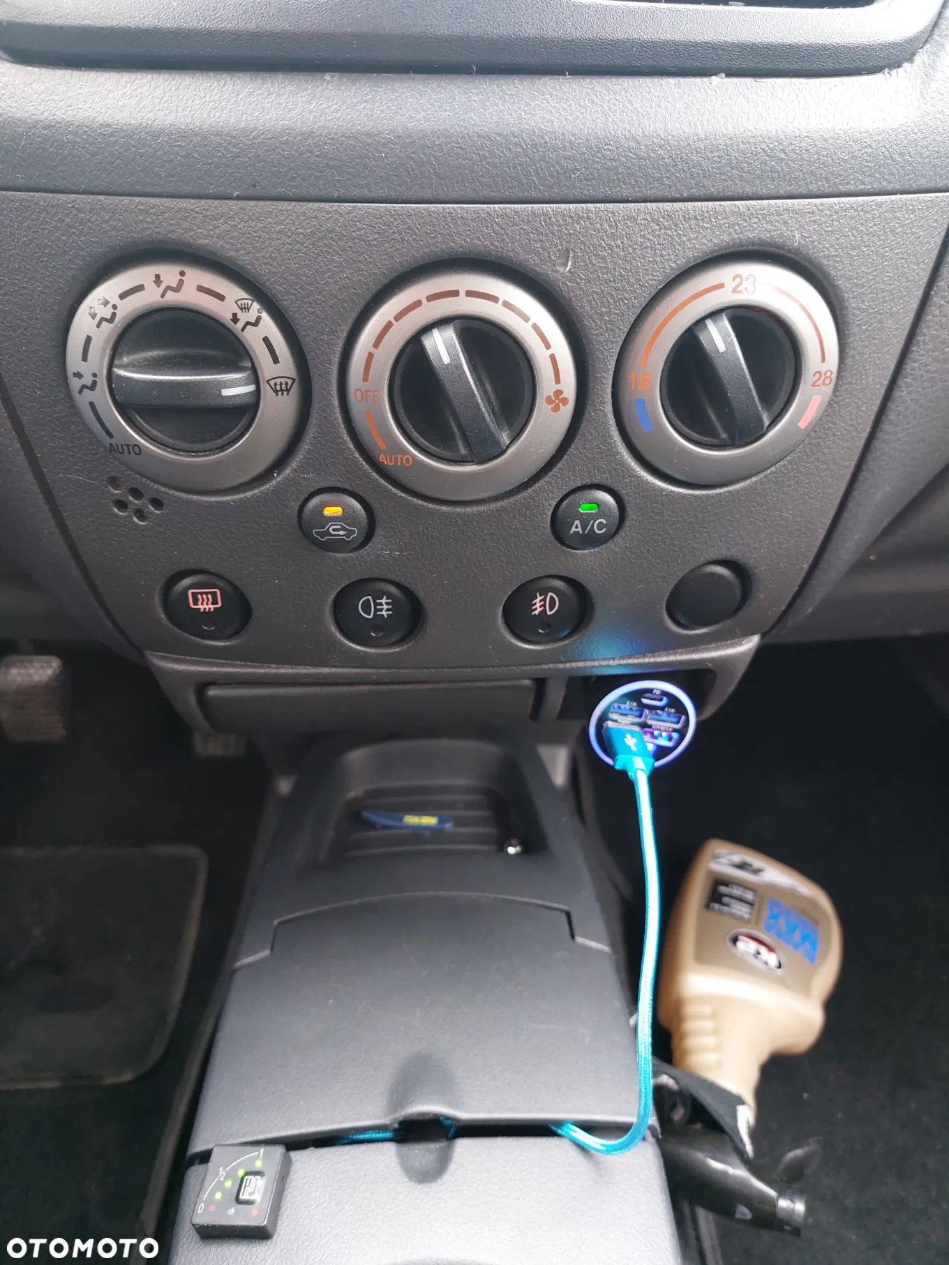 Suzuki Liana 1.6 - 12
