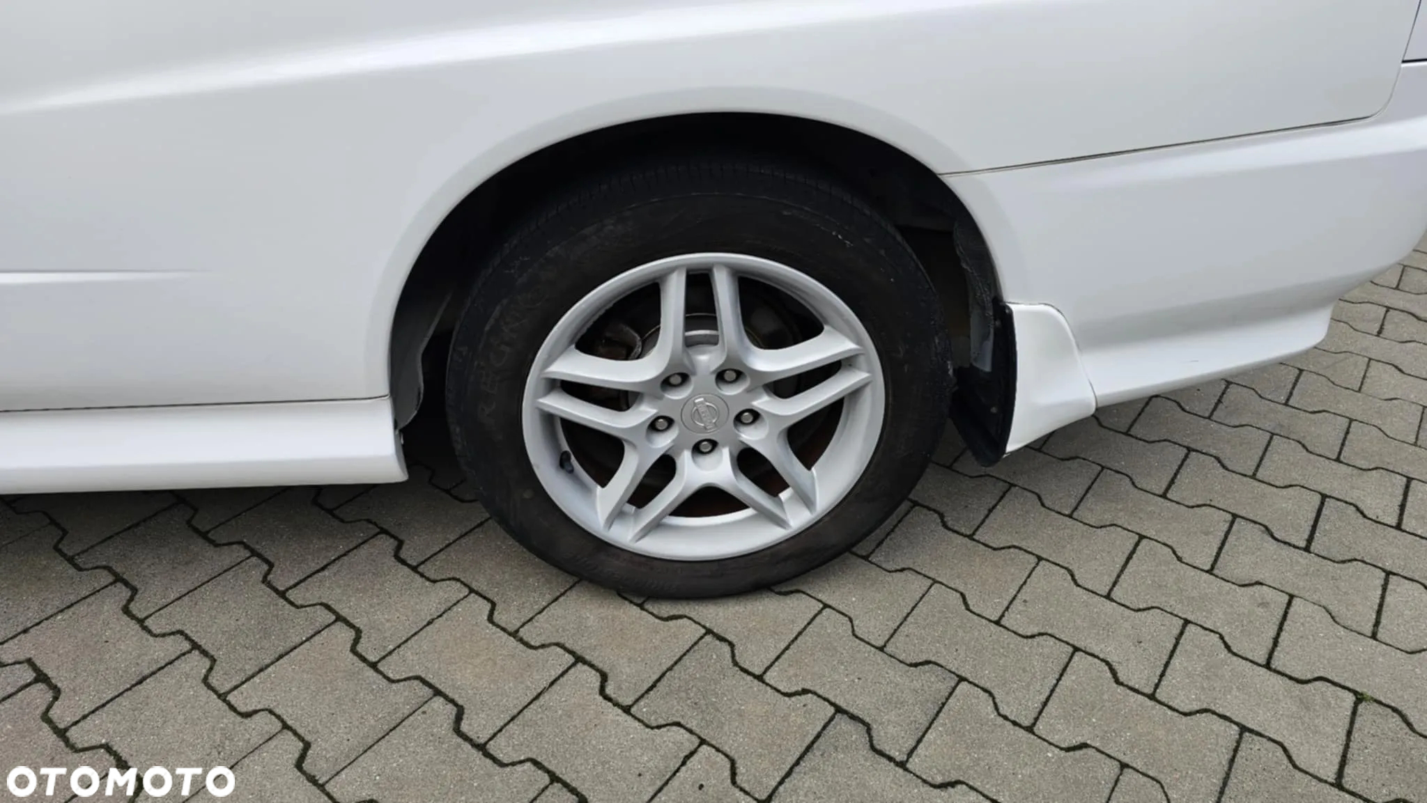 Nissan Skyline - 35