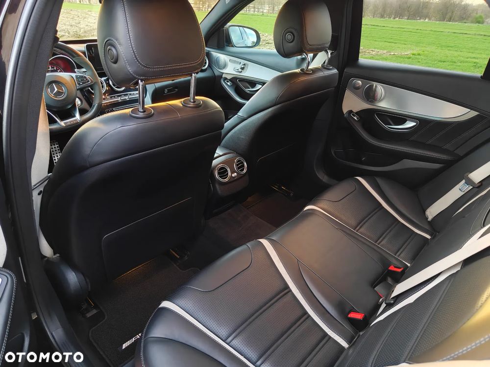 Mercedes-Benz Klasa C AMG 63 S AMG Speedshift 7G-MCT - 12