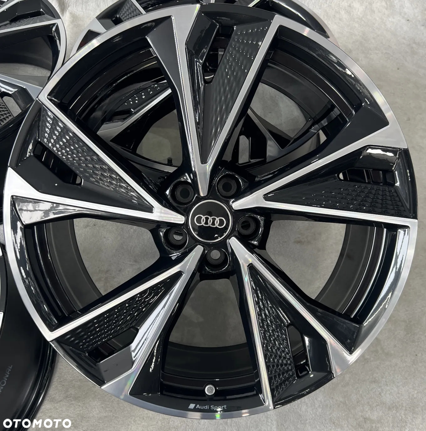 Felgi Audi A6 C8 Najnowszy model 21'' S-line łuska - 17