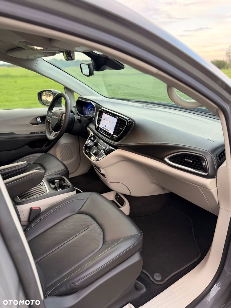 Chrysler Pacifica - 9