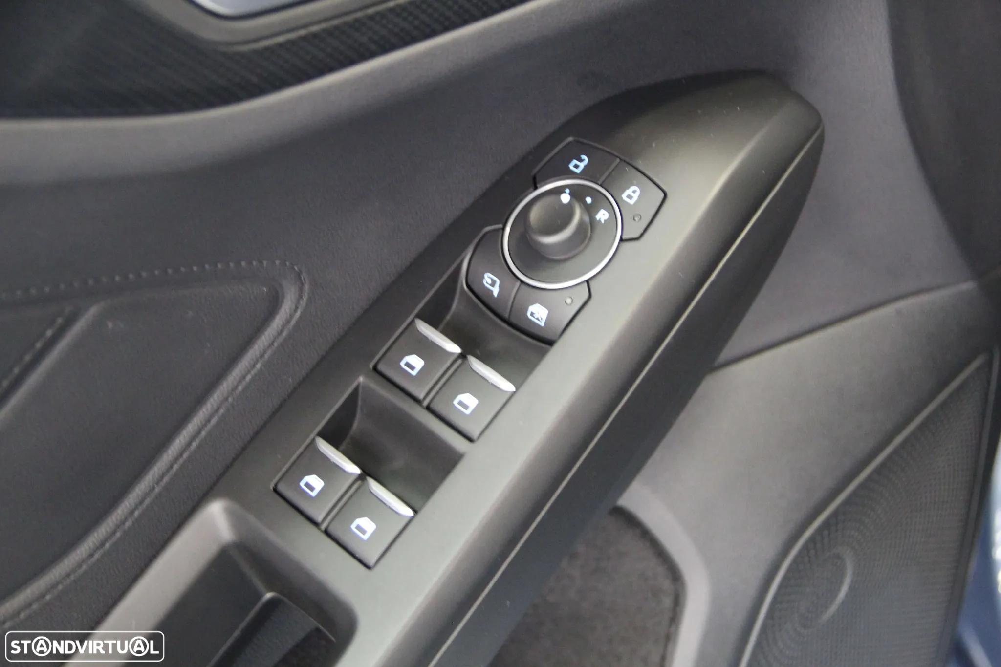 Ford Focus 1.0 EcoBoost MHEV ST-Line - 15