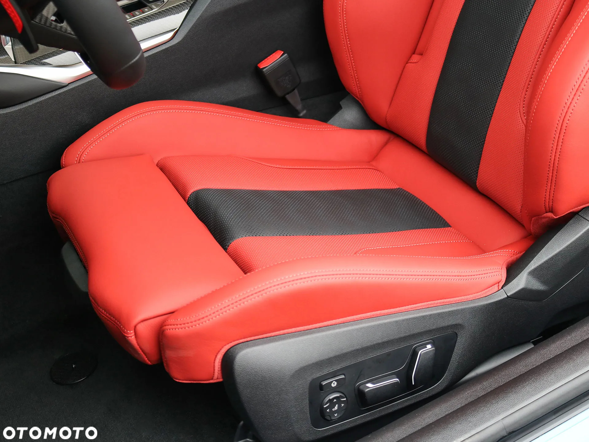 BMW M4 Competition M xDrive - 29