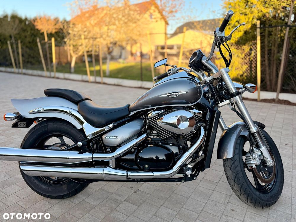Suzuki Intruder - 4