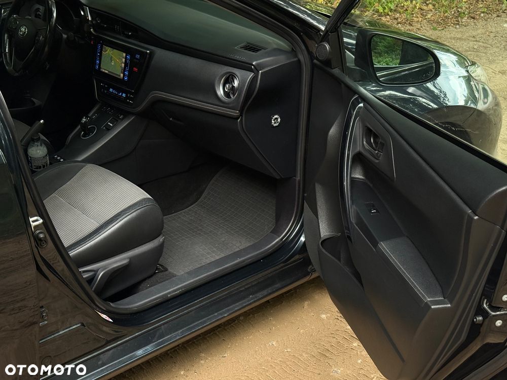 Toyota Auris Hybrid 135 Prestige - 15