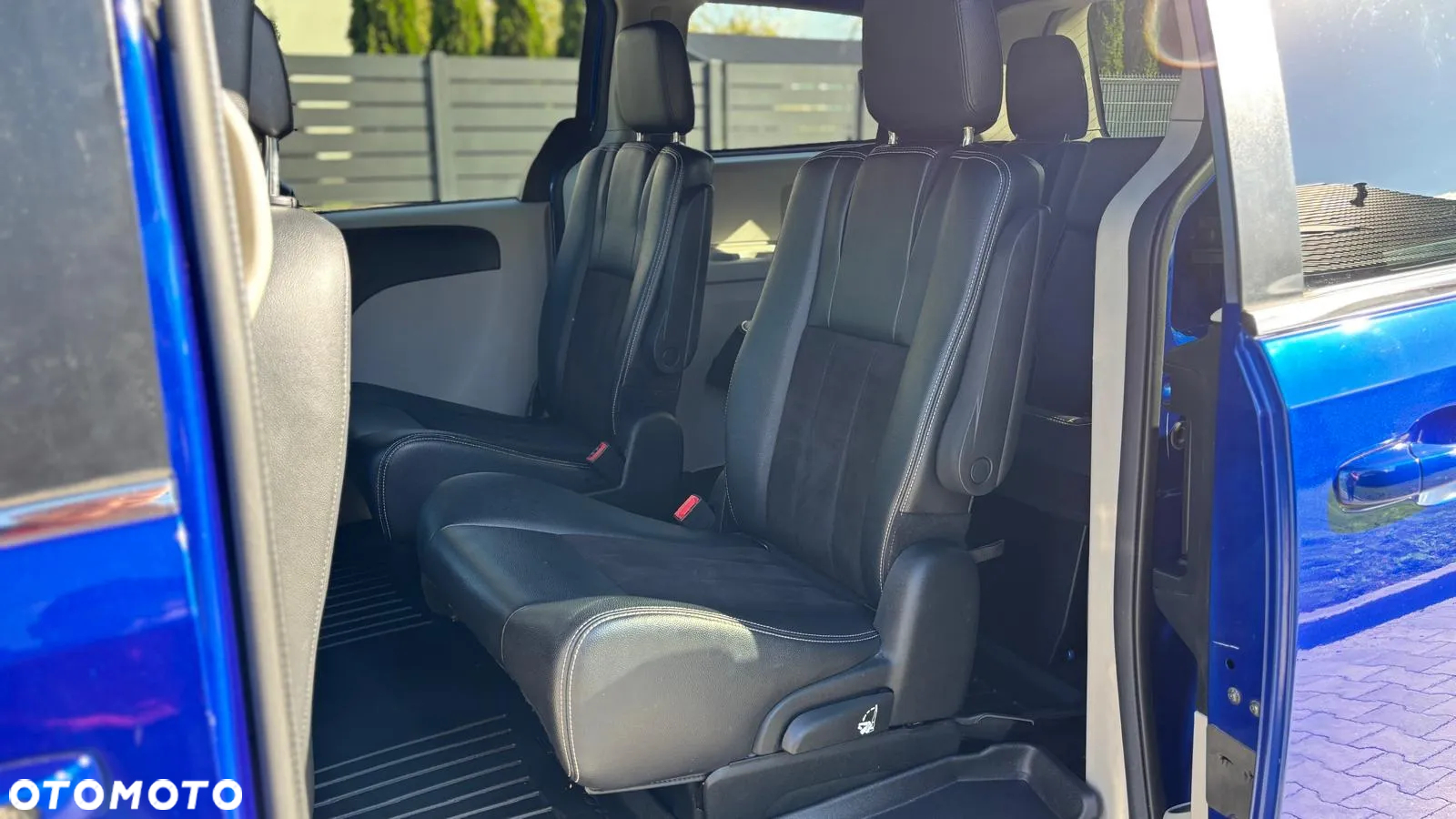 Dodge Grand Caravan - 26
