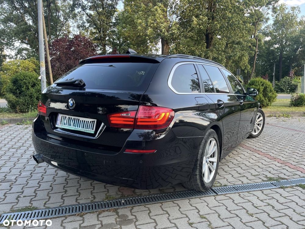 BMW Seria 5 525d Luxury Line - 13