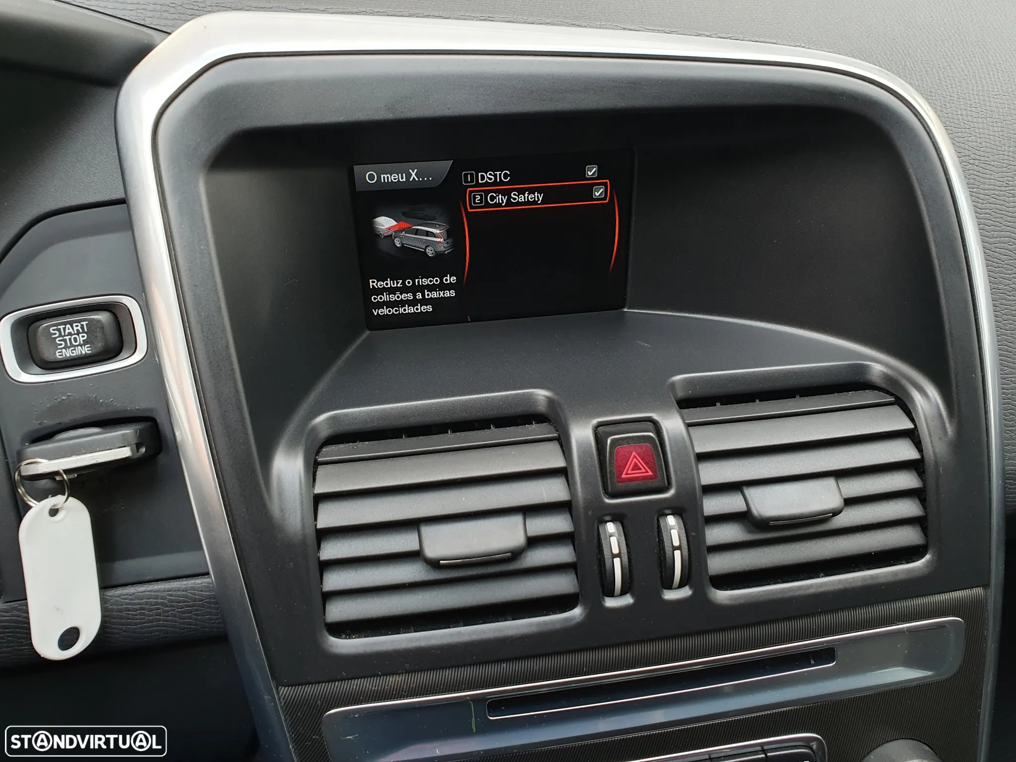 Volvo XC 60 2.0 D4 R-Design - 13