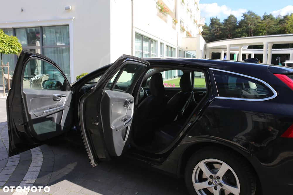 Volvo V60 D3 Drive-E Dynamic Edition (Momentum) - 6