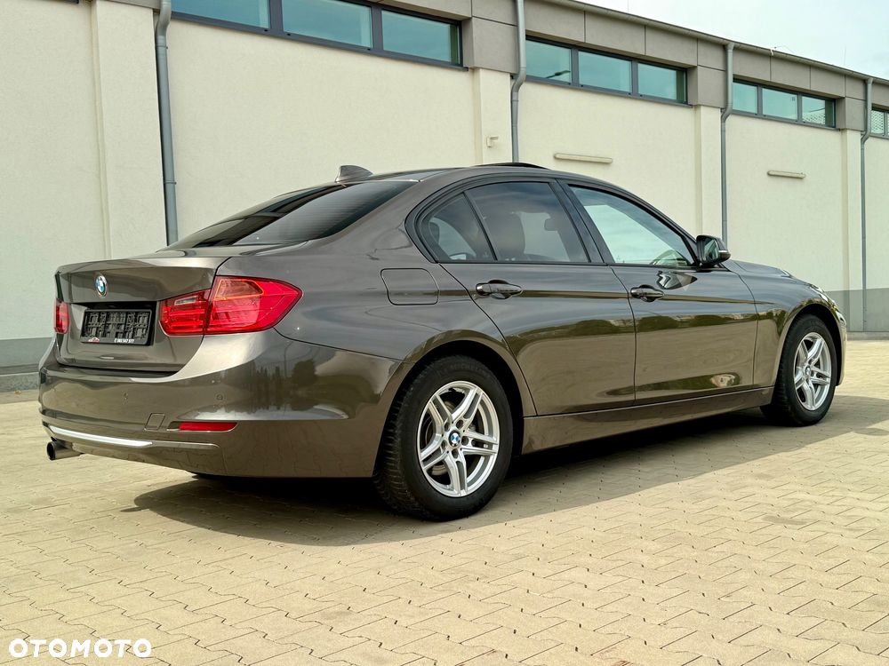 BMW Seria 3 320i Modern Line - 16