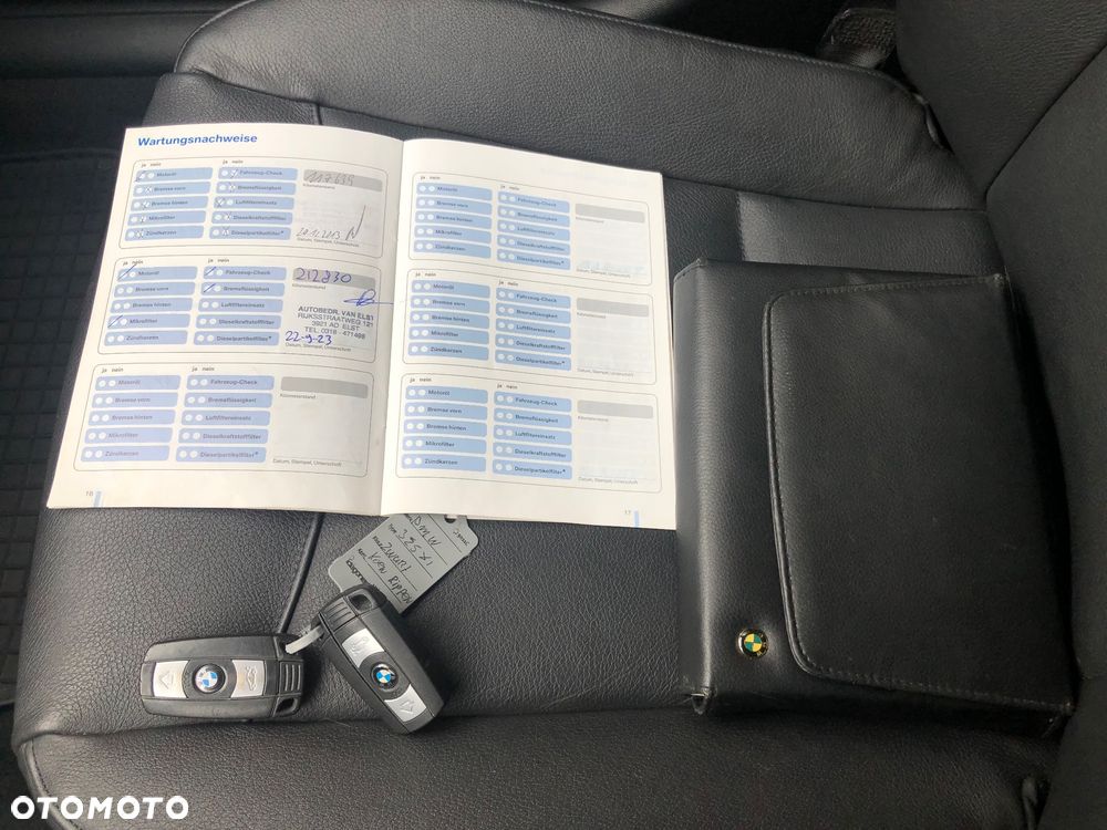 BMW Seria 3 325xi Touring - 21