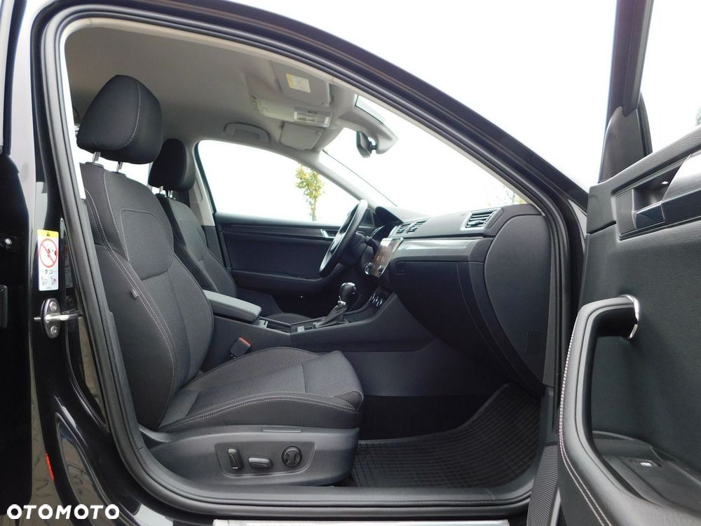 Skoda Superb 2.0 TDI Style DSG7 - 8