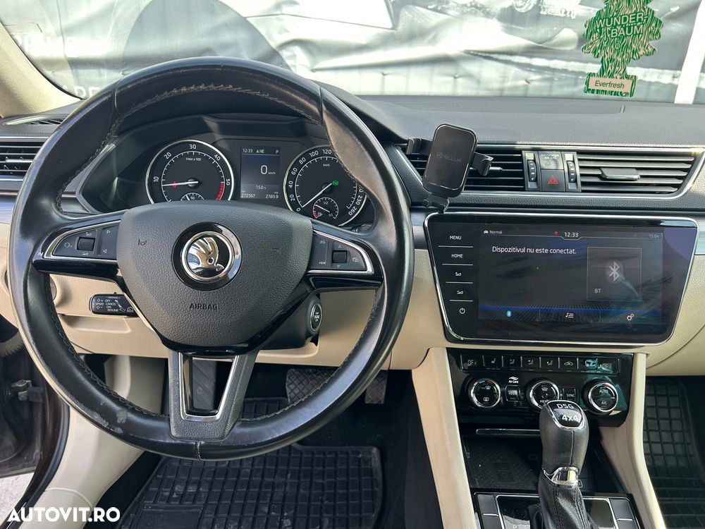 Skoda Superb 2.0 TDI 4X4 DSG Sportline - 24