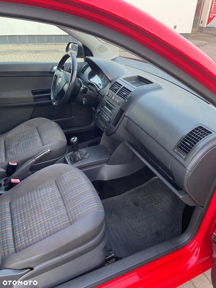 Volkswagen Polo 1.6 Trendline - 9