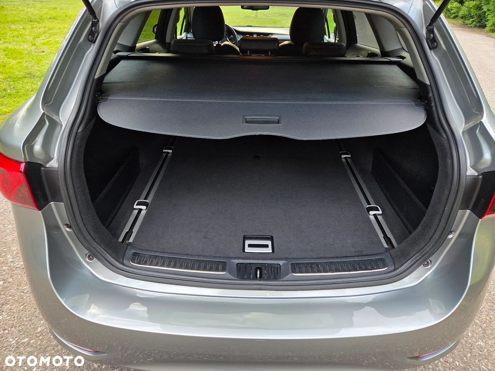 Toyota Avensis 1.6 D-4D Prestige - 8