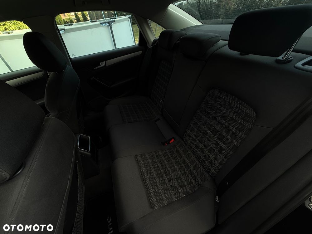 Audi A4 Limousine - 10
