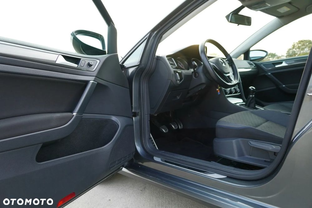 Volkswagen Golf - 13