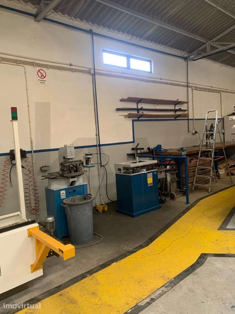 Venda de prédio para armazém e actividade industrial na Palhaça - Grande imagem: 5/9